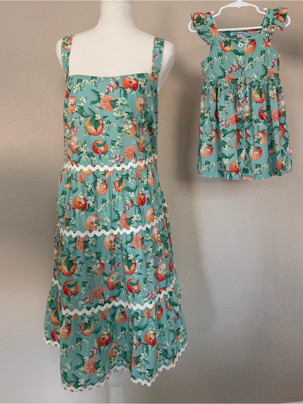 Posh Peanut Orange 🍊 & Floral Print Dresses